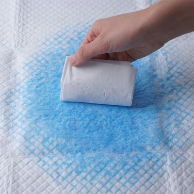 سوبر امتصاص 5 Ply المستخدمة لمرة واحدة الكبار Underpad الخشب العذراء البولب مضادات للماء وسائد السرير